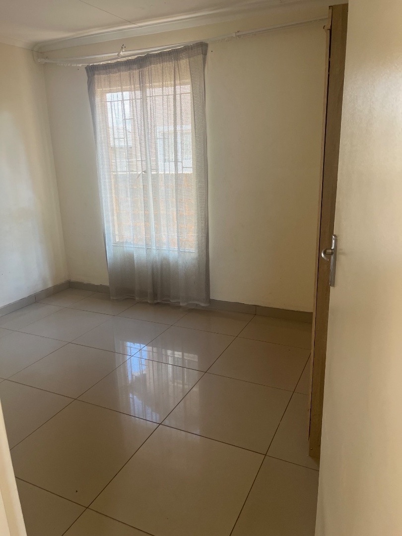 2 Bedroom Property for Sale in Witpoortjie Gauteng