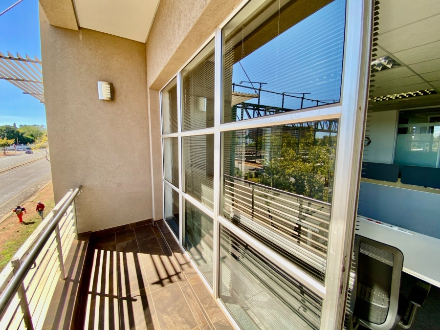 To Let Commercial Property for Rent in Die Hoewes Gauteng