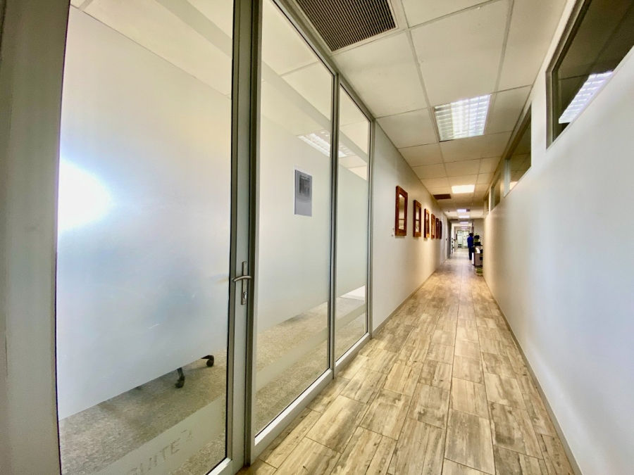 To Let Commercial Property for Rent in Die Hoewes Gauteng