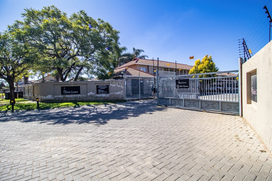 2 Bedroom Property for Sale in Eden Glen Gauteng