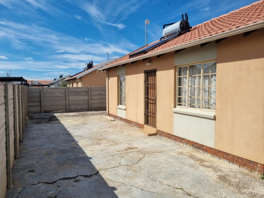 2 Bedroom Property for Sale in Sky City Gauteng