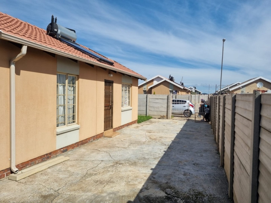 2 Bedroom Property for Sale in Sky City Gauteng