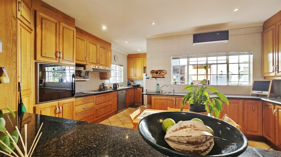 3 Bedroom Property for Sale in Three Rivers Proper Gauteng