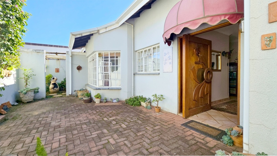 3 Bedroom Property for Sale in Three Rivers Proper Gauteng