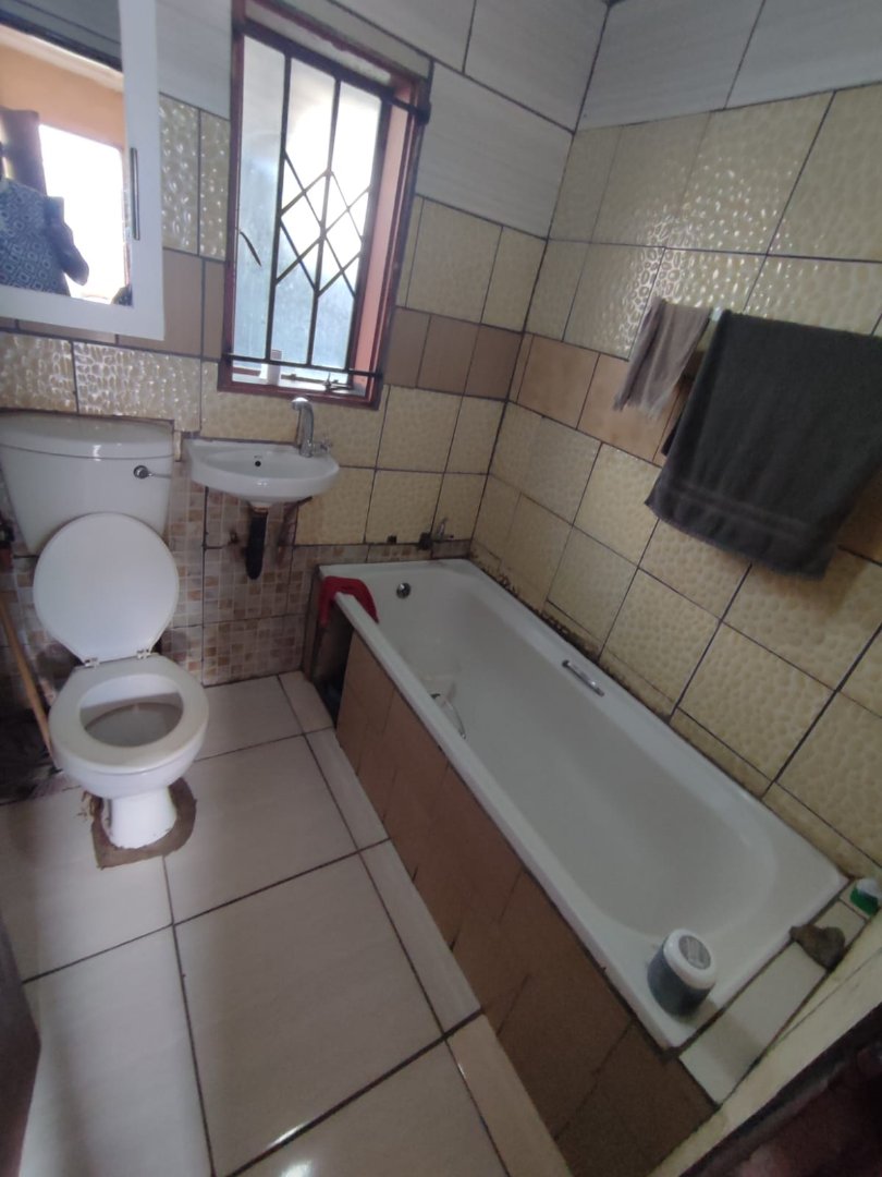 4 Bedroom Property for Sale in Cloverdene Gauteng