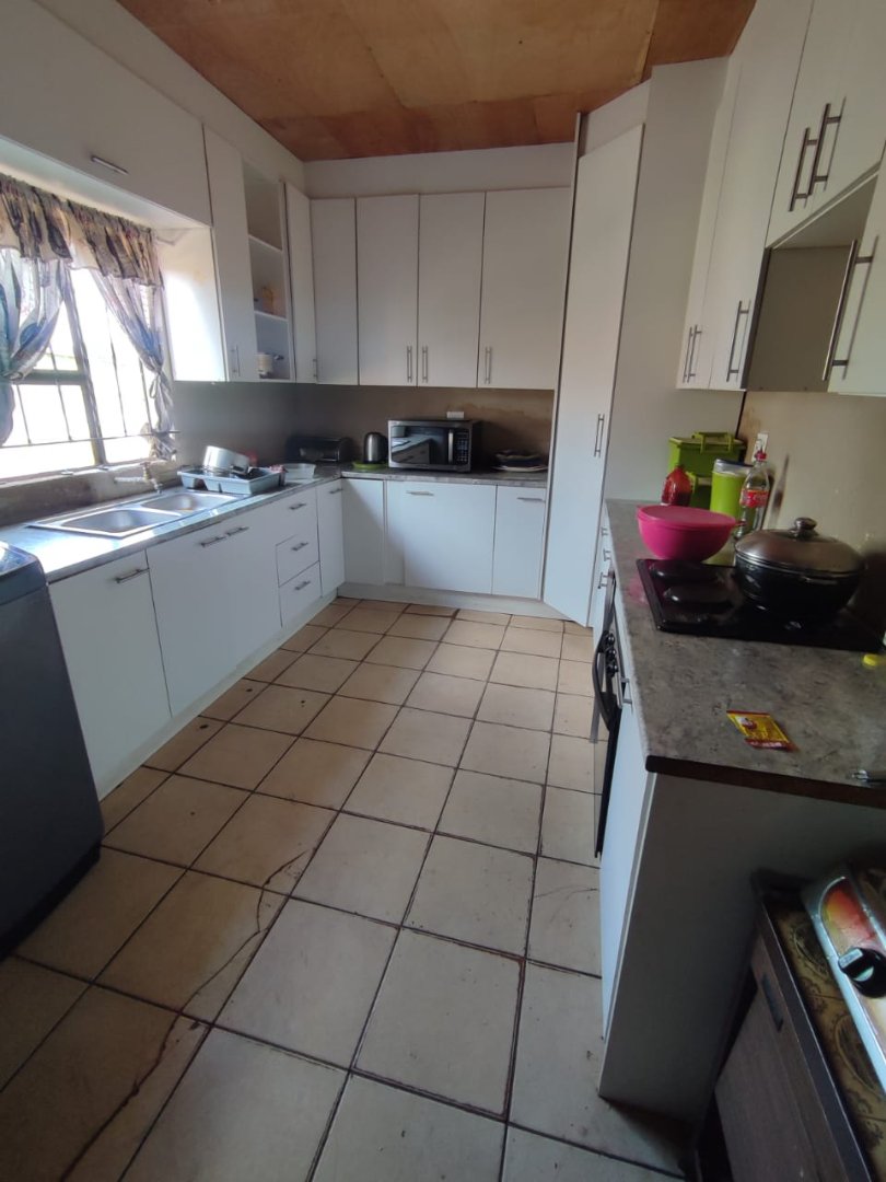 4 Bedroom Property for Sale in Cloverdene Gauteng