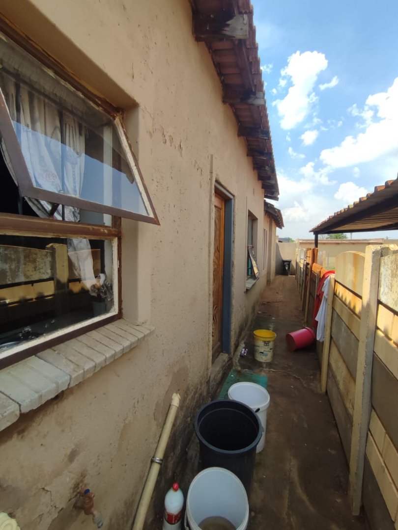 4 Bedroom Property for Sale in Cloverdene Gauteng