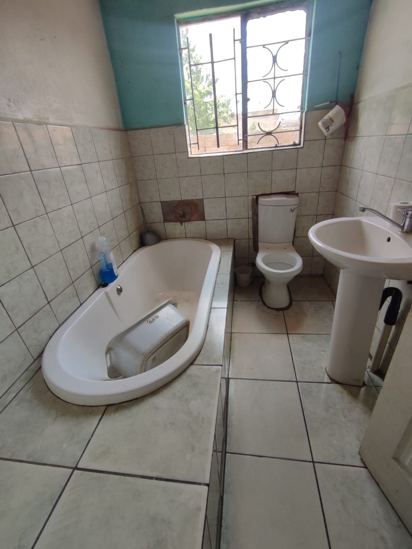 4 Bedroom Property for Sale in Cloverdene Gauteng