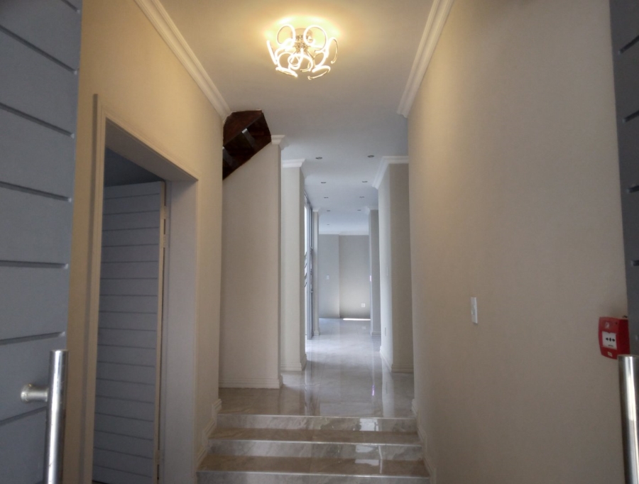 5 Bedroom Property for Sale in Hyde Park Gauteng