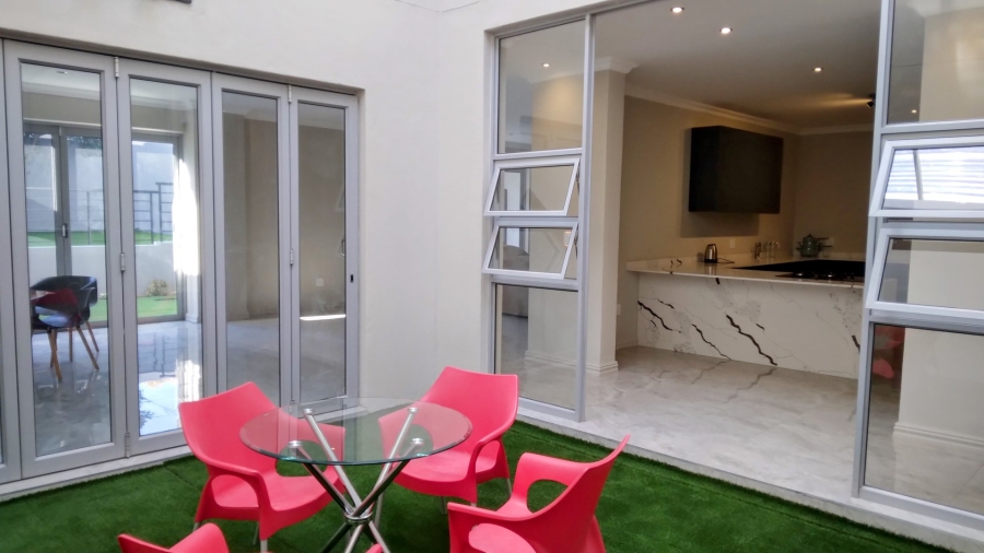 To Let 5 Bedroom Property for Rent in Hyde Park Gauteng