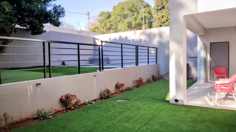 To Let 5 Bedroom Property for Rent in Hyde Park Gauteng