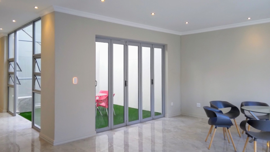 To Let 5 Bedroom Property for Rent in Hyde Park Gauteng