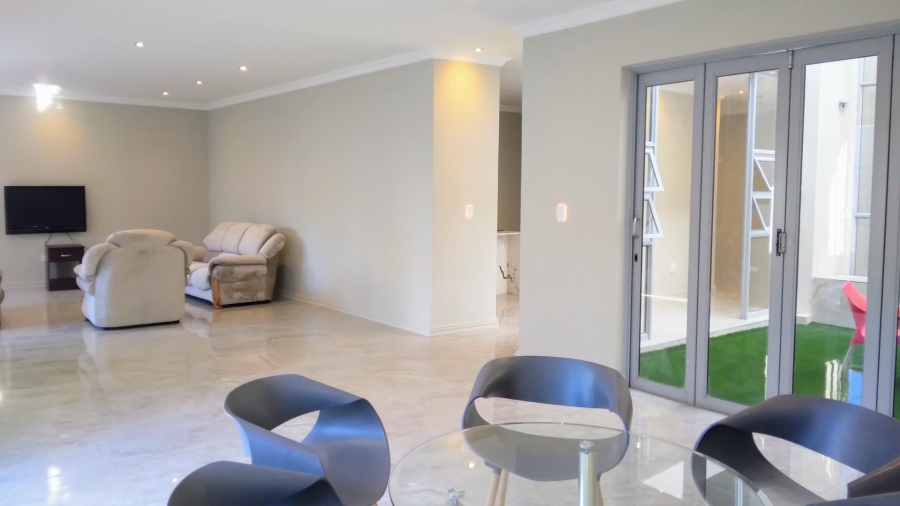 To Let 5 Bedroom Property for Rent in Hyde Park Gauteng