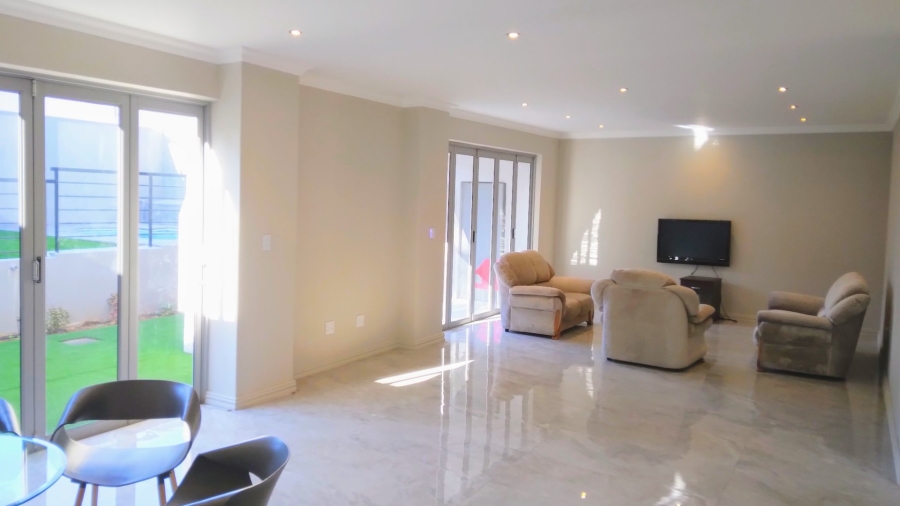 To Let 5 Bedroom Property for Rent in Hyde Park Gauteng