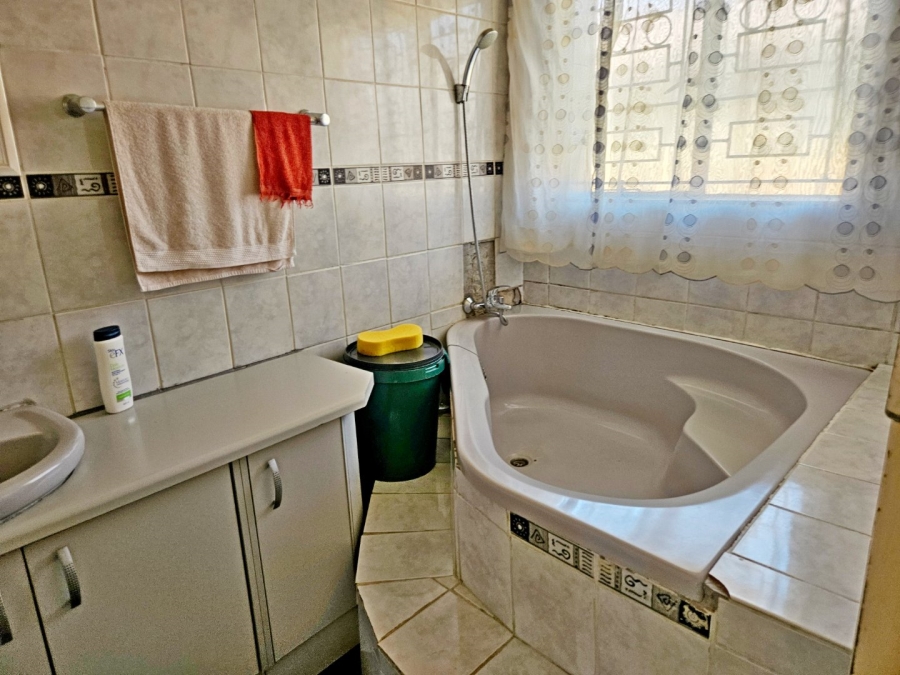 2 Bedroom Property for Sale in Norkem Park Gauteng