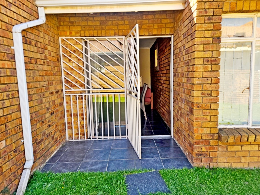 2 Bedroom Property for Sale in Norkem Park Gauteng