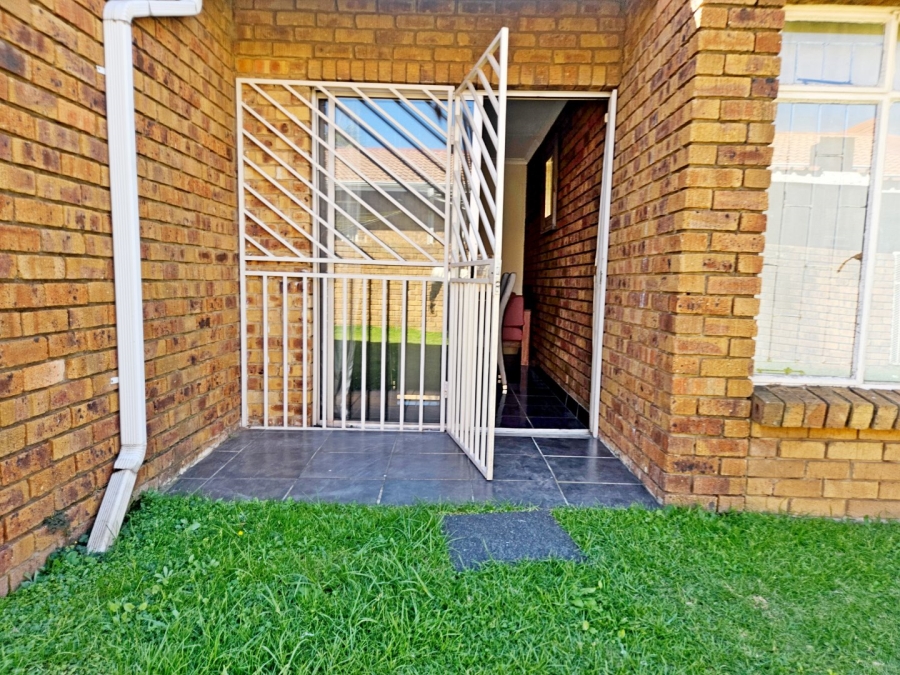 2 Bedroom Property for Sale in Norkem Park Gauteng