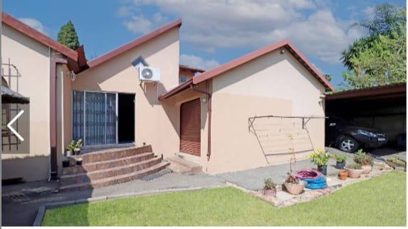 5 Bedroom Property for Sale in Rooihuiskraal Gauteng