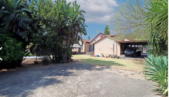 5 Bedroom Property for Sale in Rooihuiskraal Gauteng