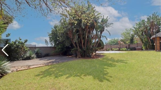 5 Bedroom Property for Sale in Rooihuiskraal Gauteng