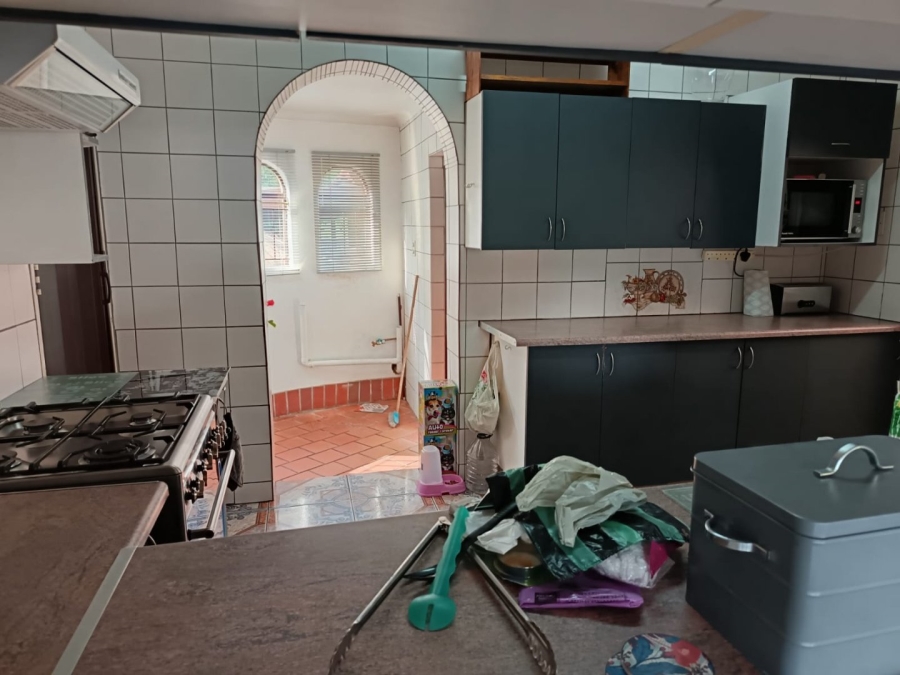 5 Bedroom Property for Sale in Rooihuiskraal Gauteng