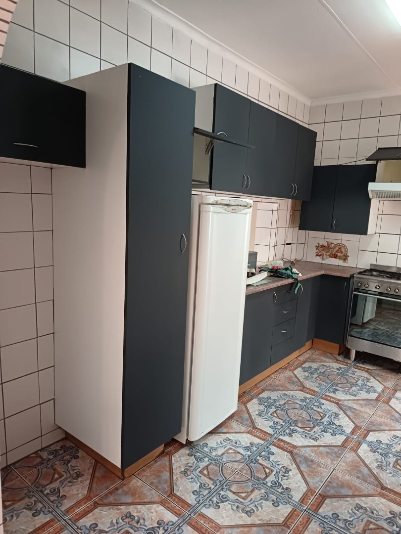 5 Bedroom Property for Sale in Rooihuiskraal Gauteng