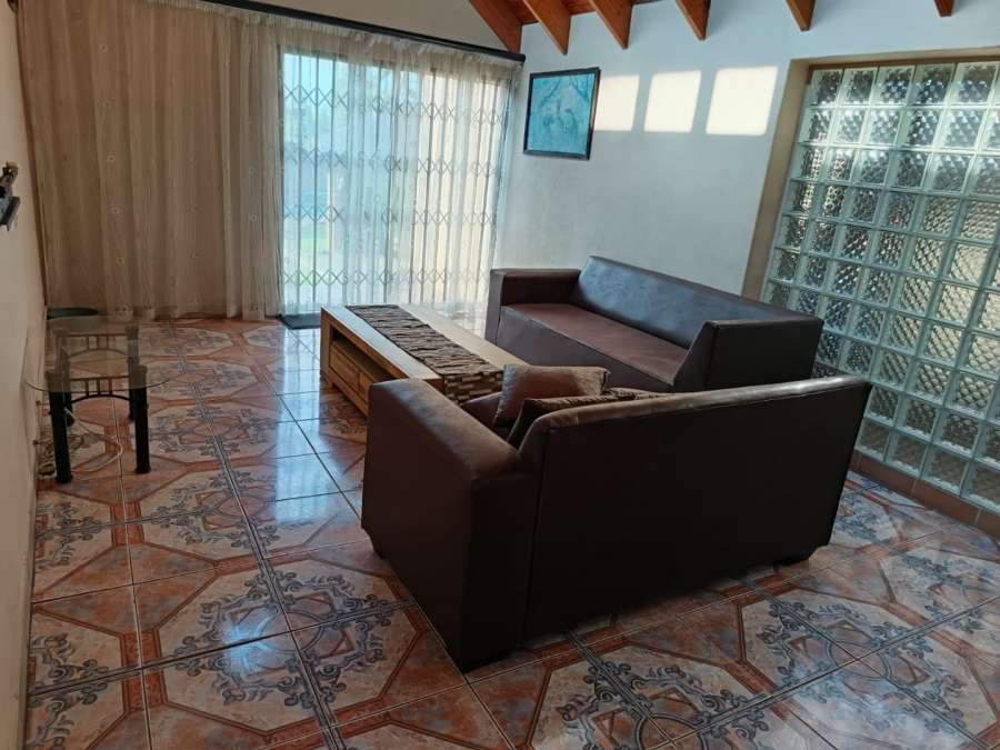 5 Bedroom Property for Sale in Rooihuiskraal Gauteng