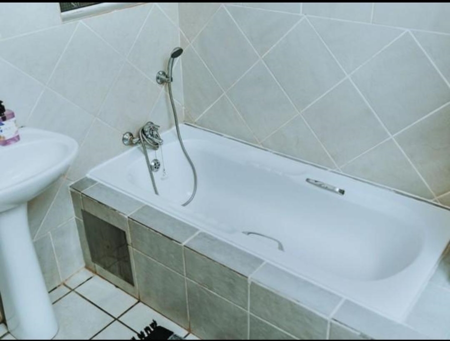  Bedroom Property for Sale in Annlin Gauteng