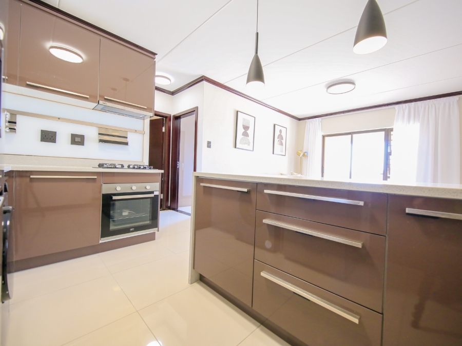 2 Bedroom Property for Sale in Blue Hills Gauteng