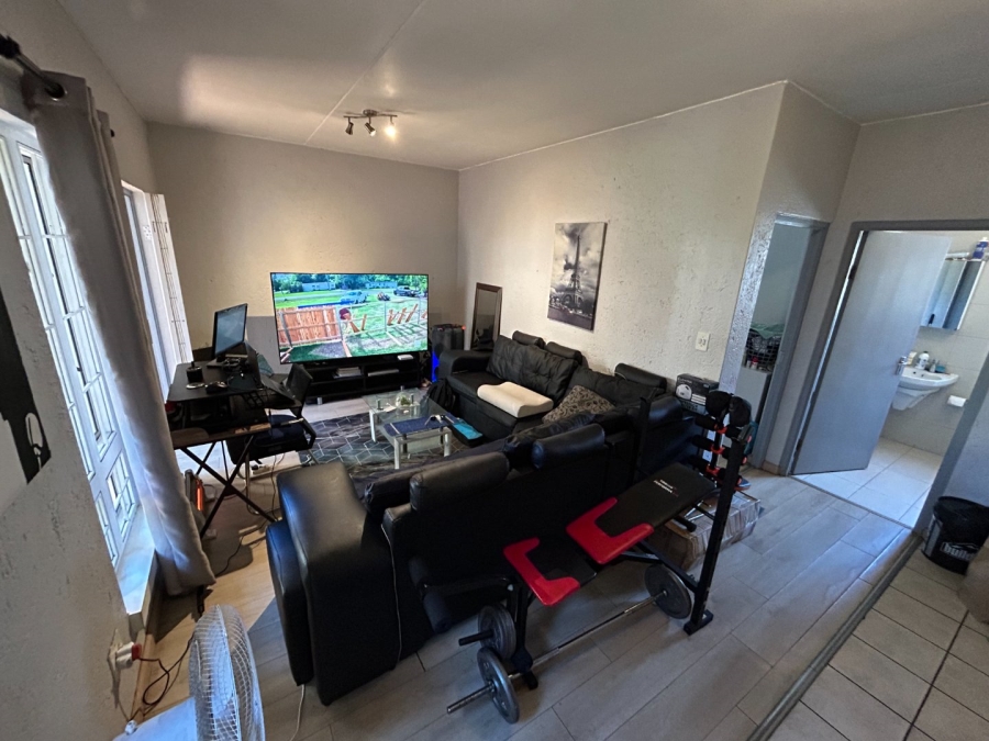 To Let 1 Bedroom Property for Rent in Montgomery Park Gauteng