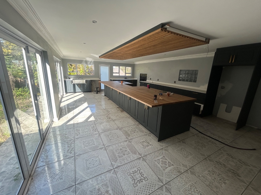6 Bedroom Property for Sale in Vorna Valley Gauteng