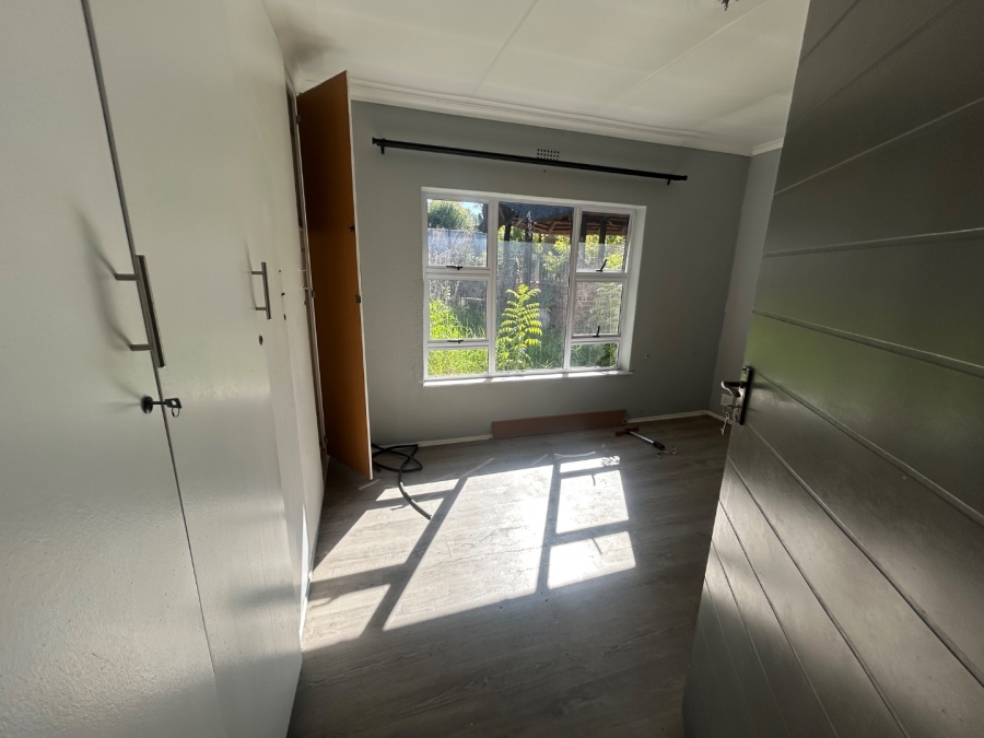 6 Bedroom Property for Sale in Vorna Valley Gauteng
