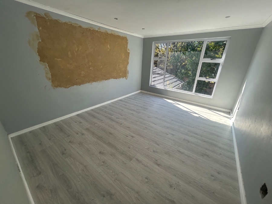 6 Bedroom Property for Sale in Vorna Valley Gauteng