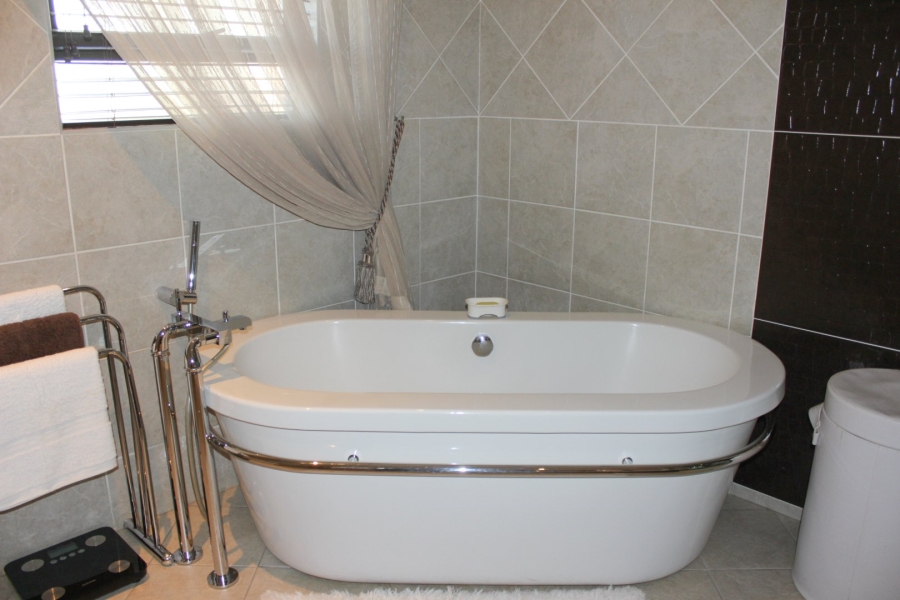 5 Bedroom Property for Sale in Irene Farm Villages Gauteng