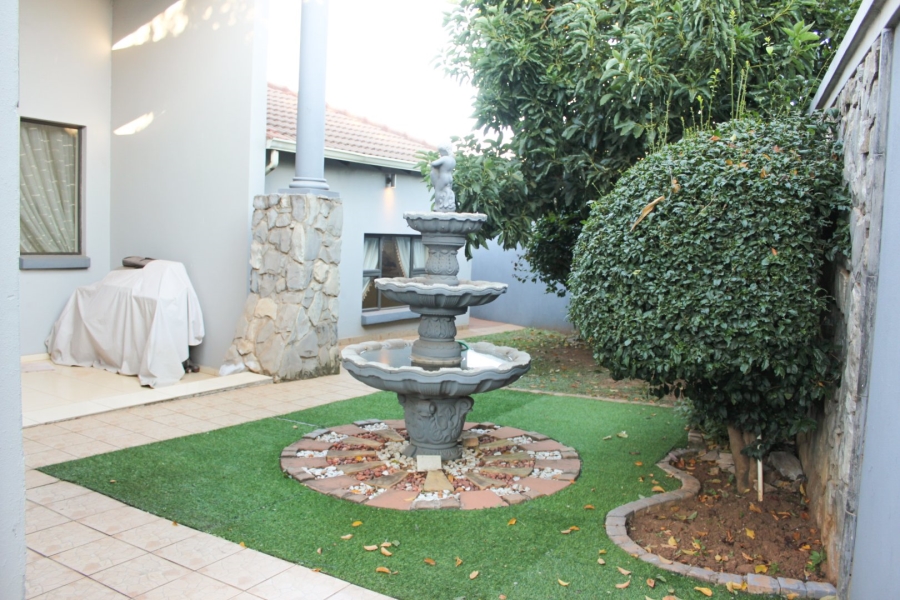 5 Bedroom Property for Sale in Irene Farm Villages Gauteng
