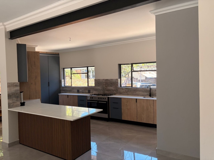  Bedroom Property for Sale in Annlin Gauteng