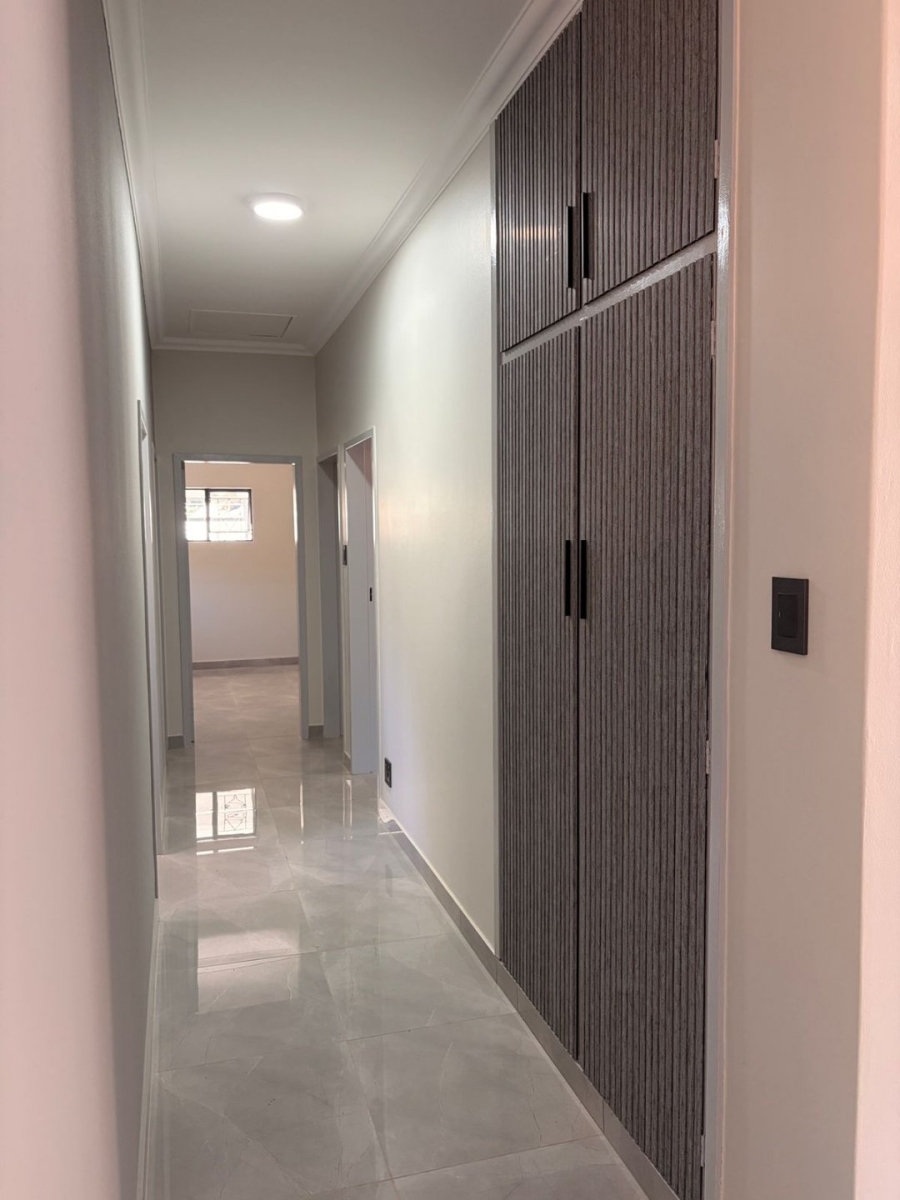  Bedroom Property for Sale in Annlin Gauteng