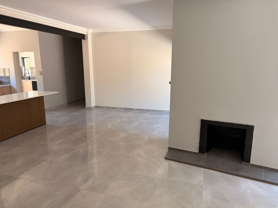  Bedroom Property for Sale in Annlin Gauteng