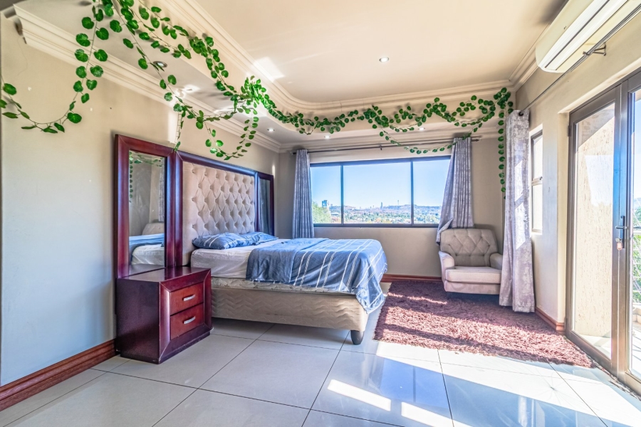 6 Bedroom Property for Sale in Bedfordview Gauteng