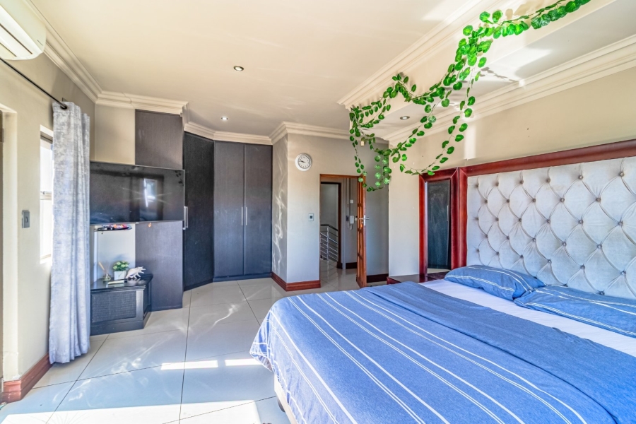 6 Bedroom Property for Sale in Bedfordview Gauteng