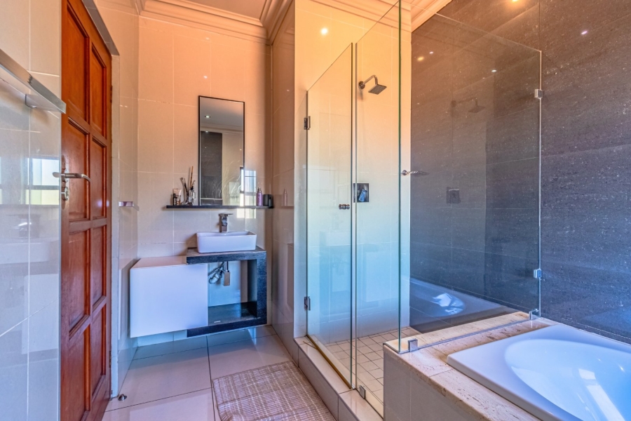 6 Bedroom Property for Sale in Bedfordview Gauteng