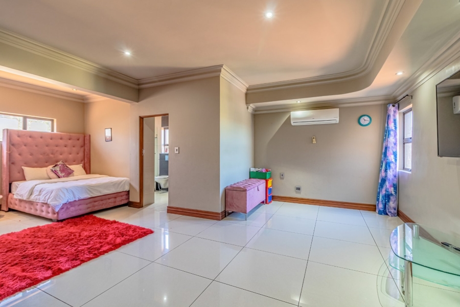 6 Bedroom Property for Sale in Bedfordview Gauteng