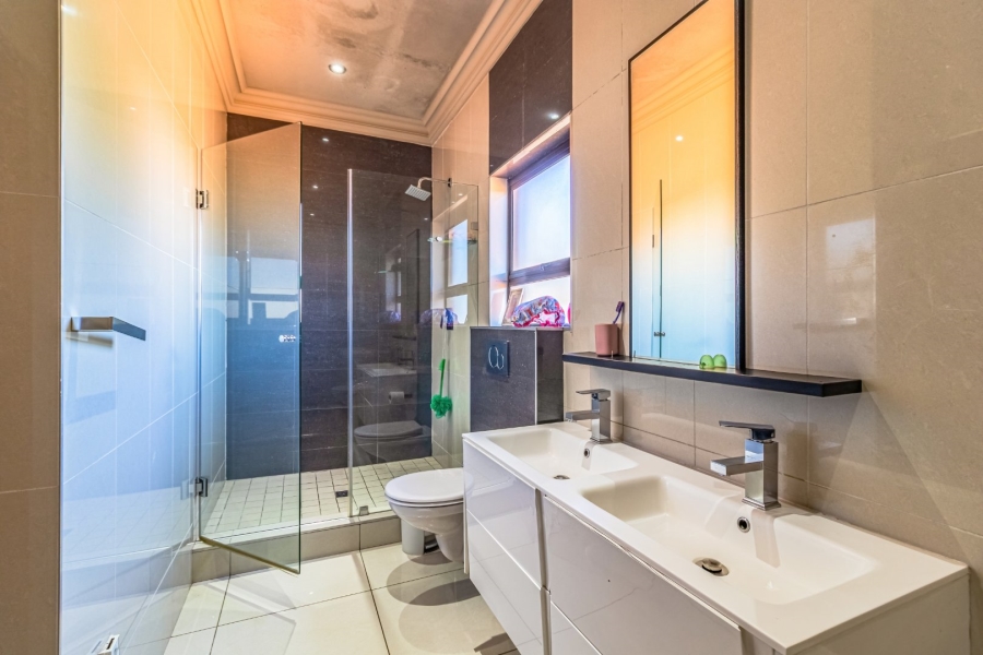 6 Bedroom Property for Sale in Bedfordview Gauteng