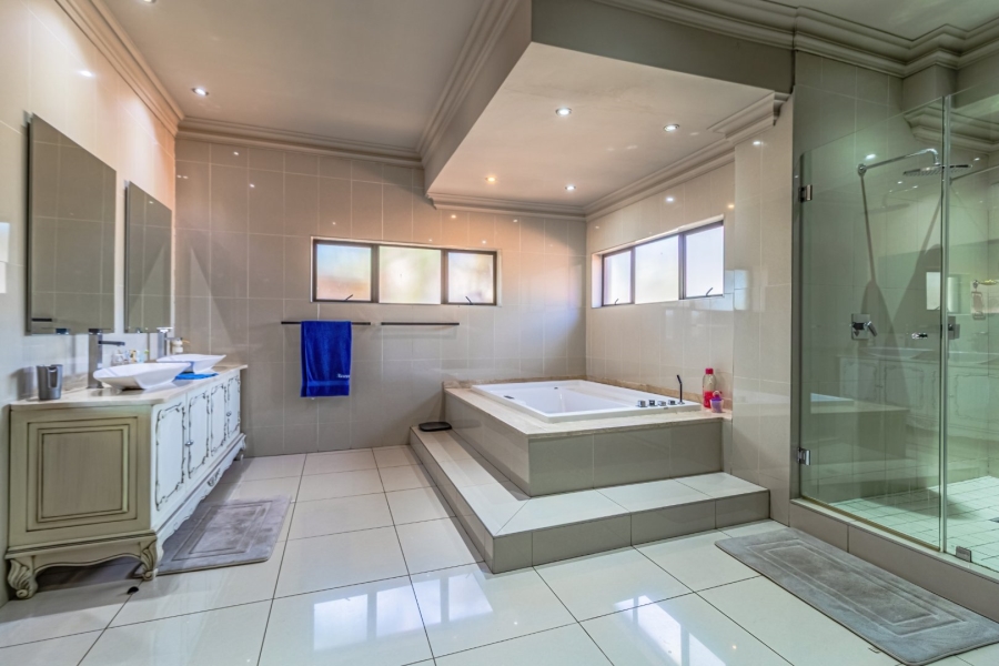 6 Bedroom Property for Sale in Bedfordview Gauteng