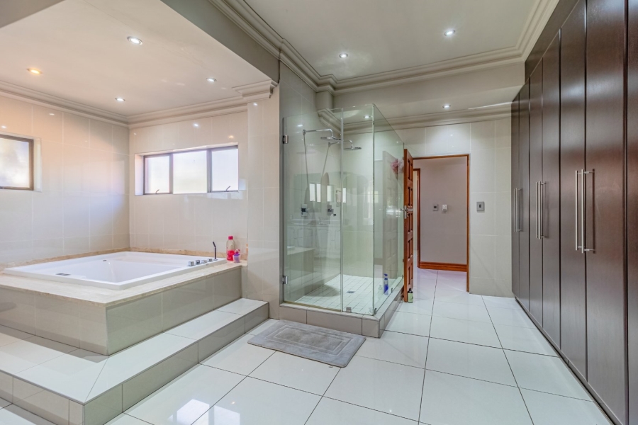 6 Bedroom Property for Sale in Bedfordview Gauteng