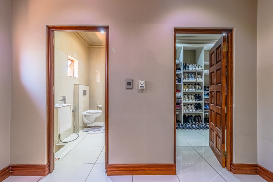 6 Bedroom Property for Sale in Bedfordview Gauteng