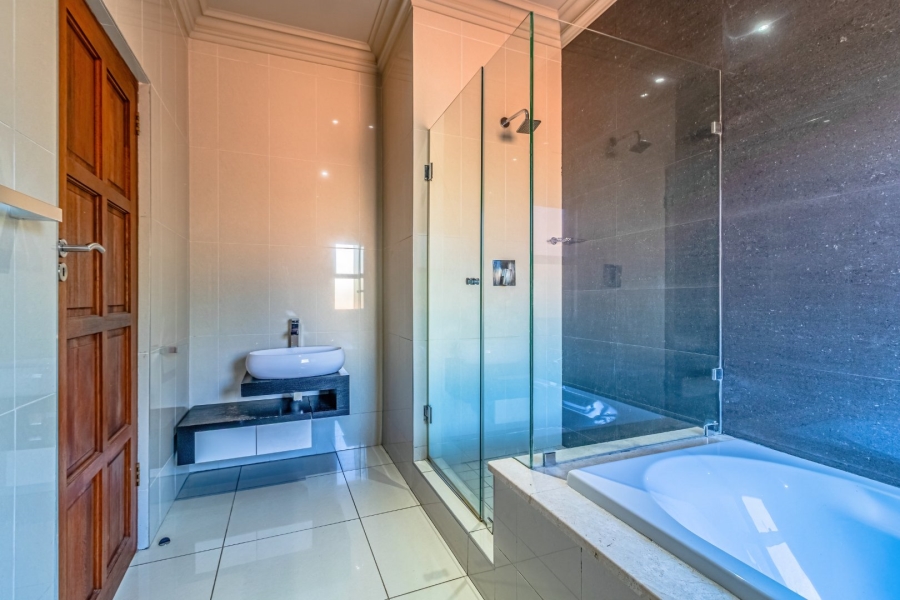 6 Bedroom Property for Sale in Bedfordview Gauteng