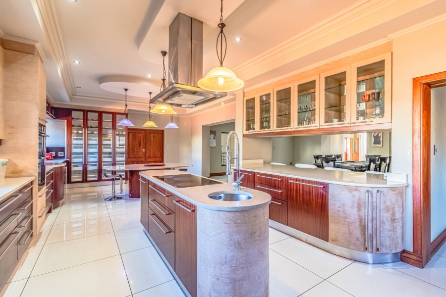 6 Bedroom Property for Sale in Bedfordview Gauteng