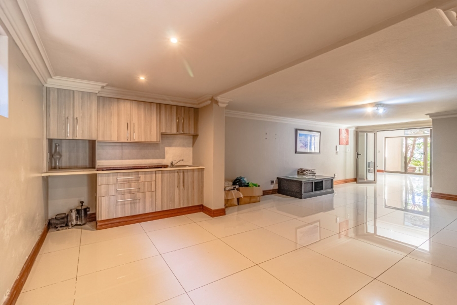 6 Bedroom Property for Sale in Bedfordview Gauteng
