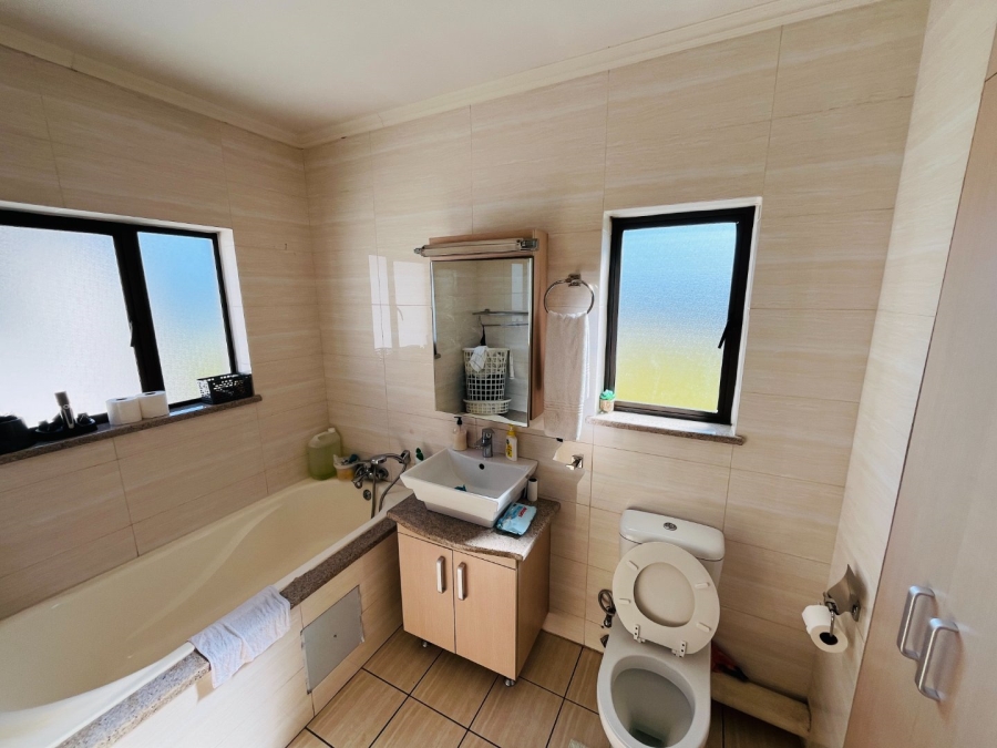 2 Bedroom Property for Sale in Noordwyk Gauteng